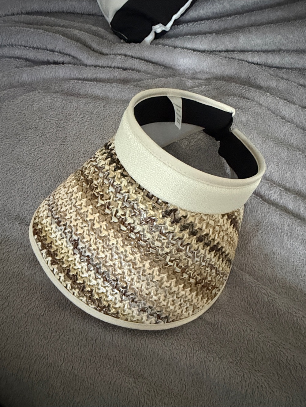 Woven Straw Visor in Neutral Beige